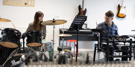 trommelærer og elev