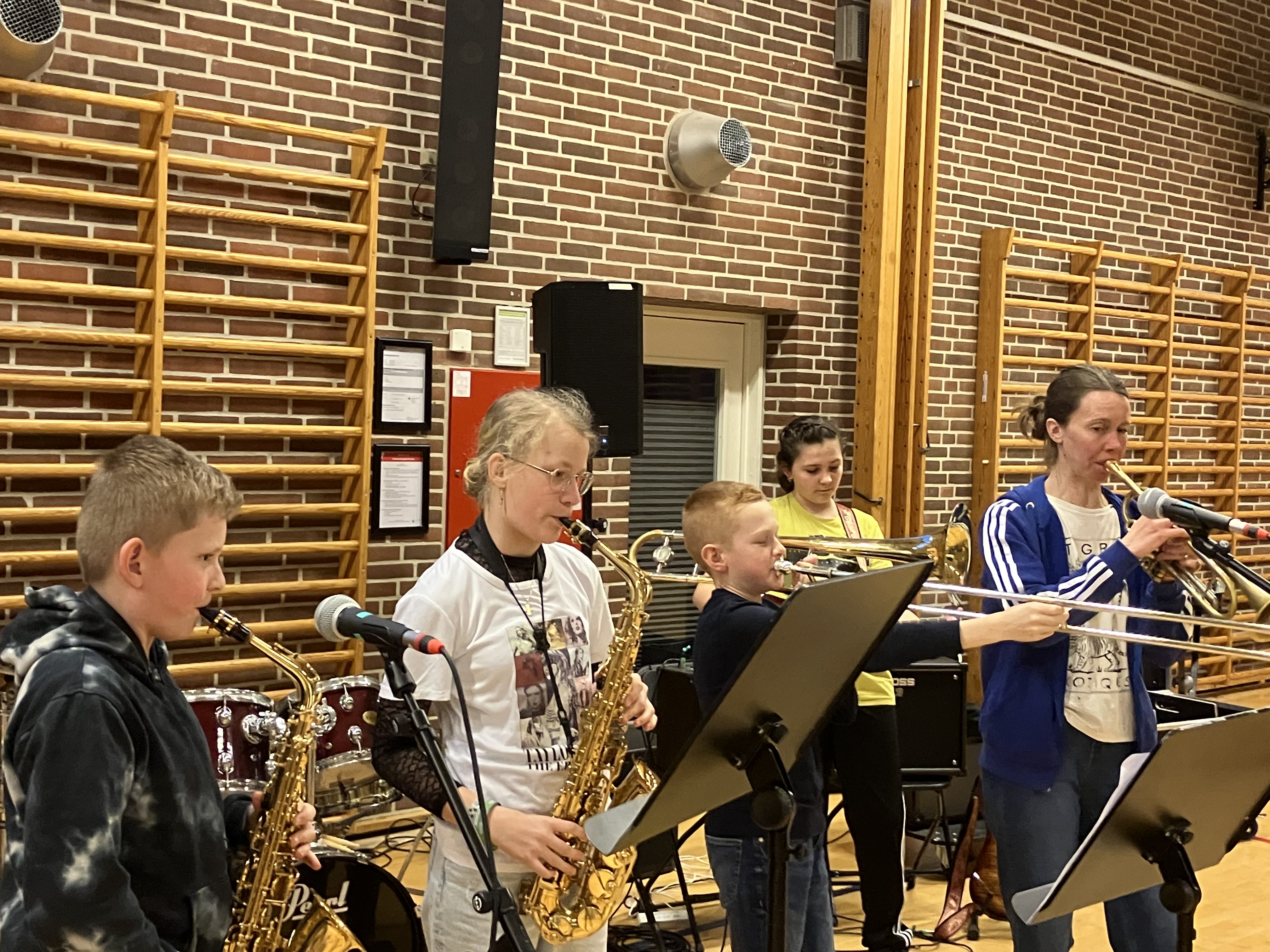 elever spiller koncert på Tørring skole