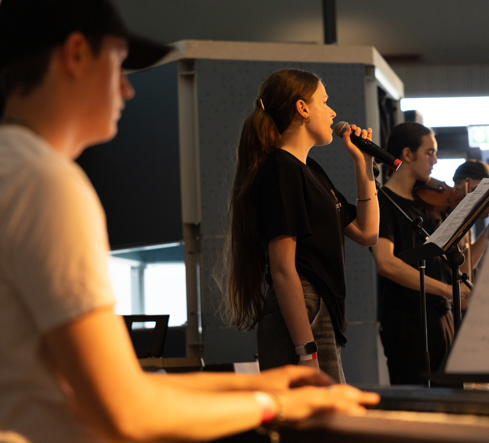 Fokuslinje spiller koncert på hedensted skole