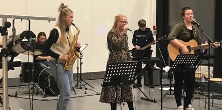 MTT elever fra sæson 20-21 spiller koncert