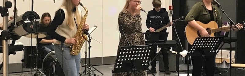MTT elever fra sæson 20-21 spiller koncert